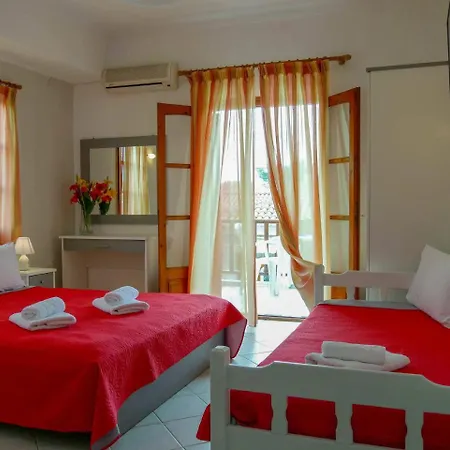 Athina's With Garden Ξενοδοχείο με διαμερίσματα *