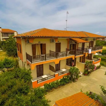Athina's With Garden Hotel de apartamente *