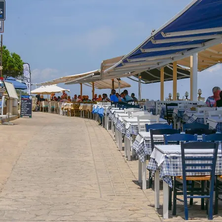 Athina's With Garden Aparthotel Afytos
